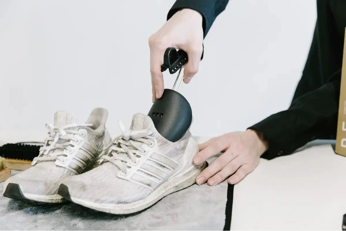 4 ways to fix broken shoe toes 100% effective - Celidior