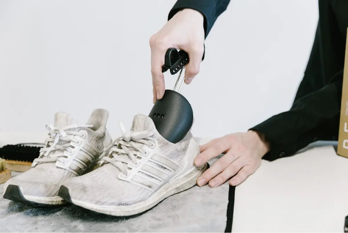 4 ways to fix broken shoe toes 100% effective - Celidior