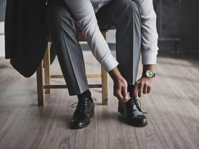9 Effective Ways to Stretch Sneakers and Leather Shoes - Celidior
