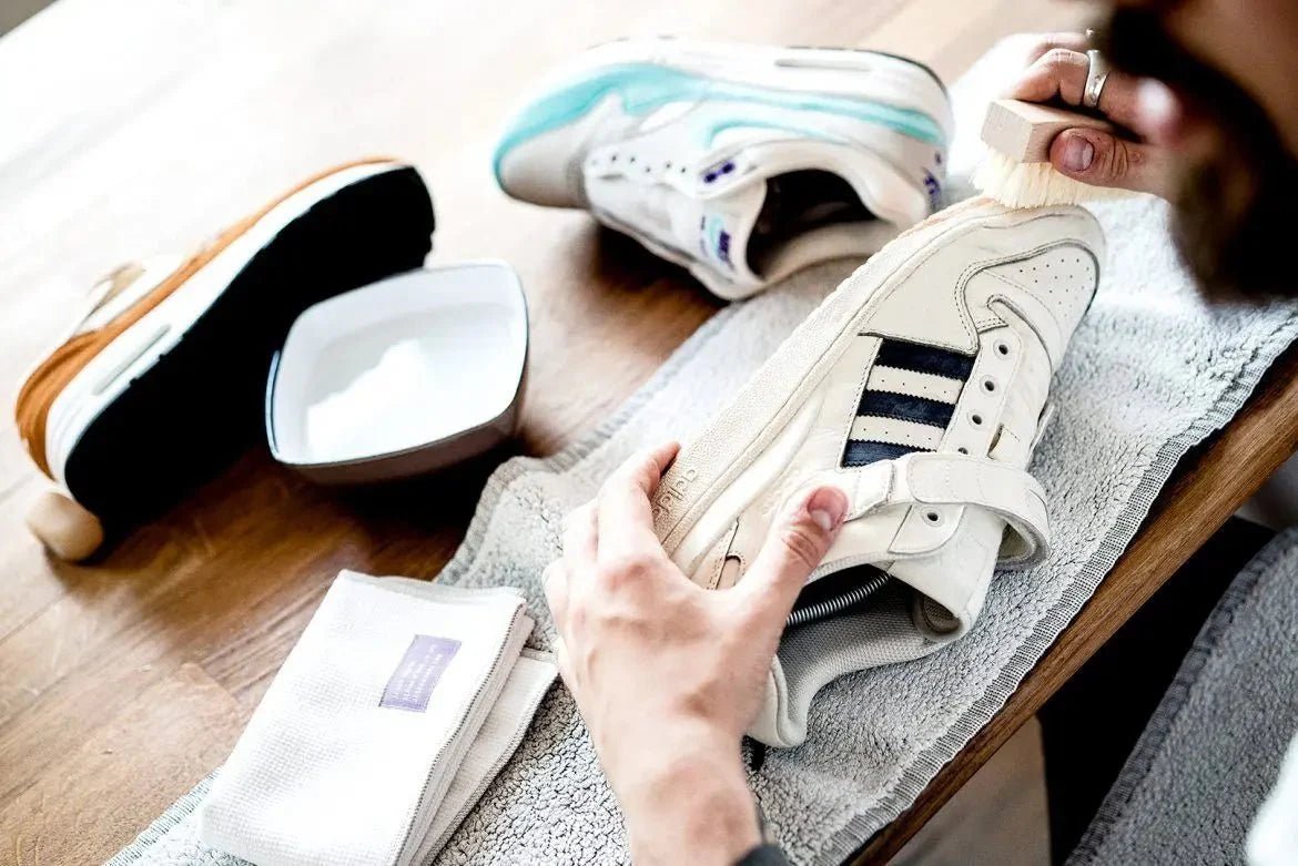 Instructions on how to wash sneakers properly without damaging them - Celidior