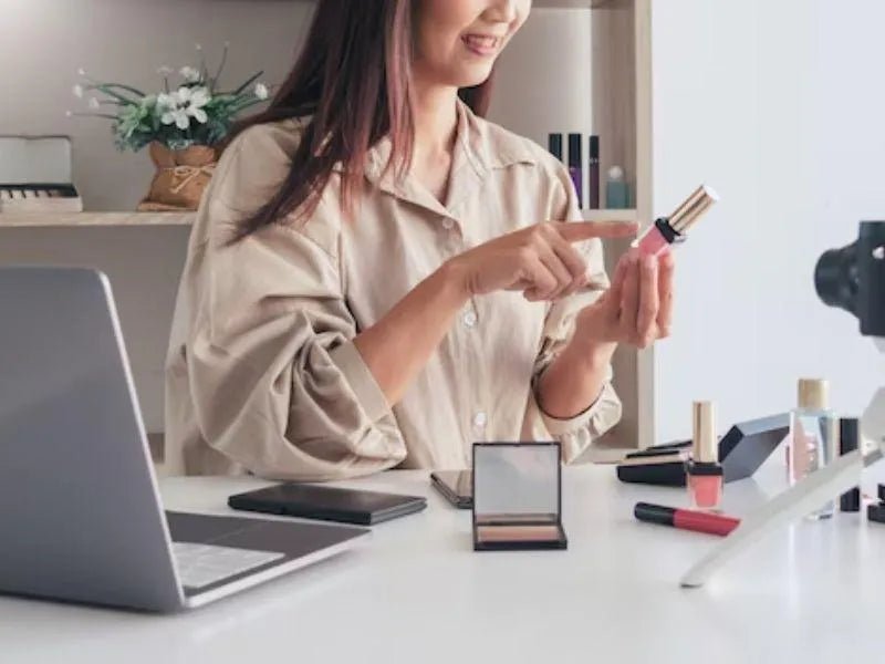 Roll Call of 13+ Famous Female Beauty Bloggers and Male Beauty Bloggers - Celidior