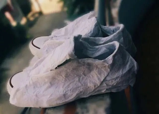 Should I dry my shoes in the sun? Will drying white shoes in the sun cause them to turn yellow? - Celidior