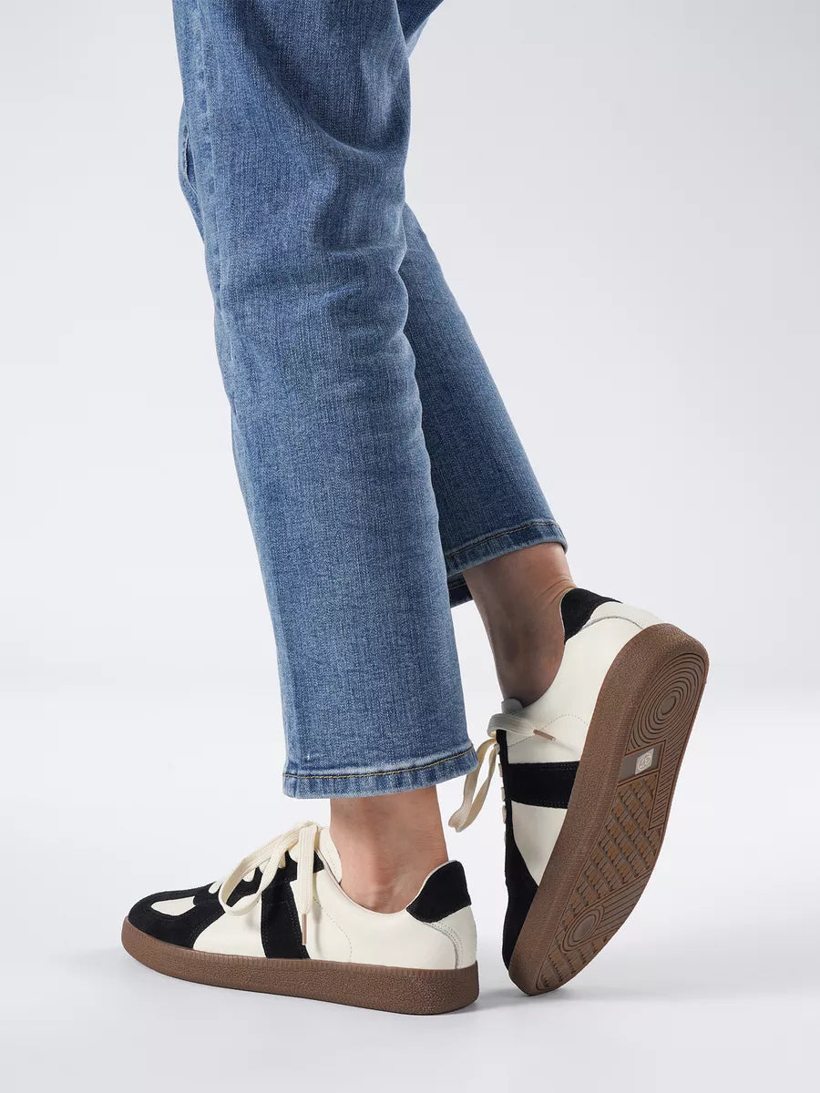 Gloria Sneakers
