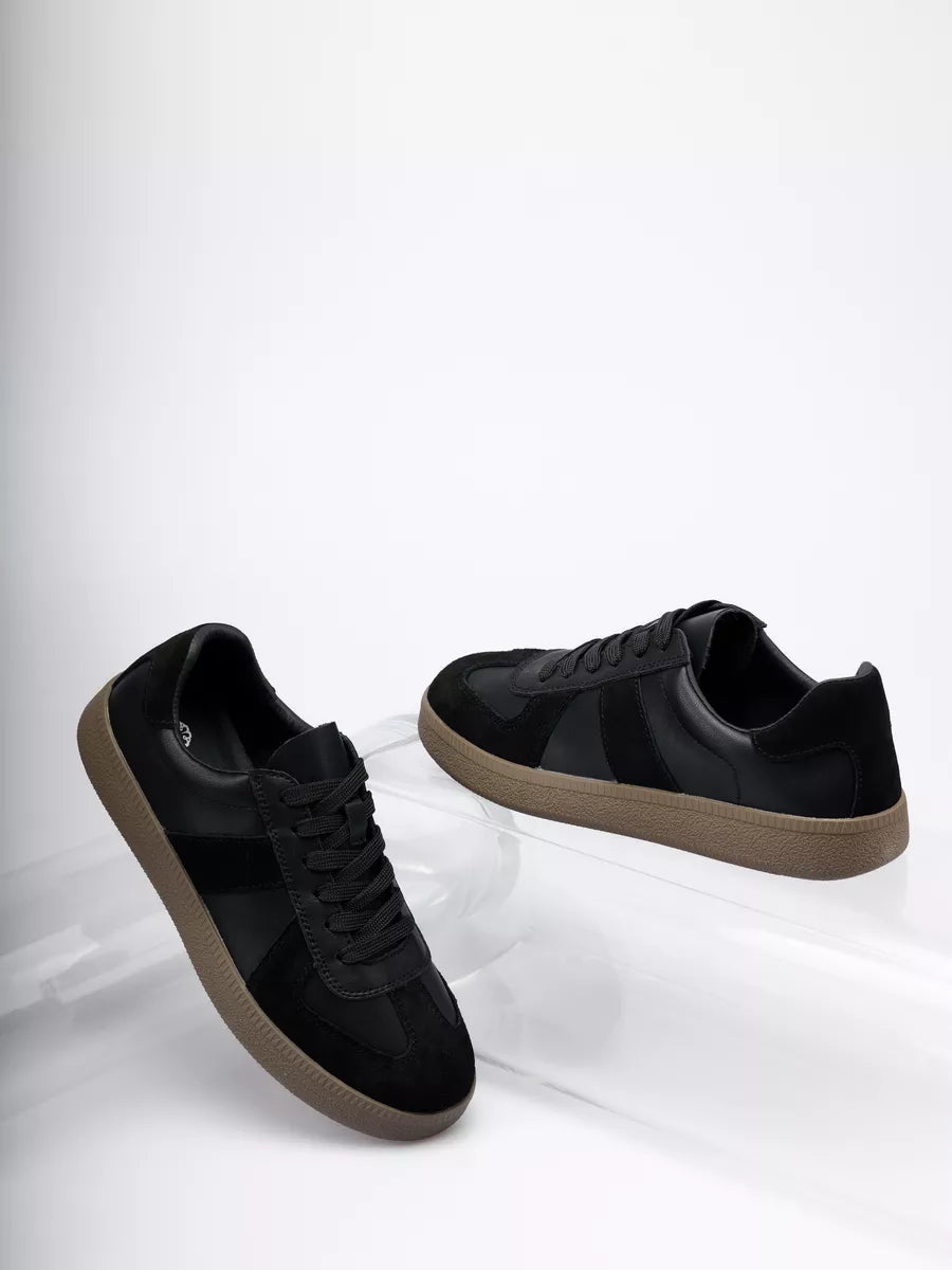 Gloria Sneakers