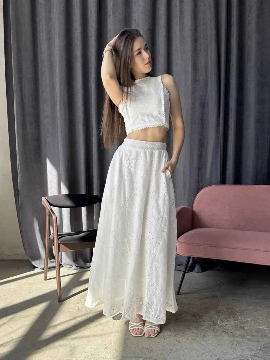 Aige Vest And Lace Skirt Set