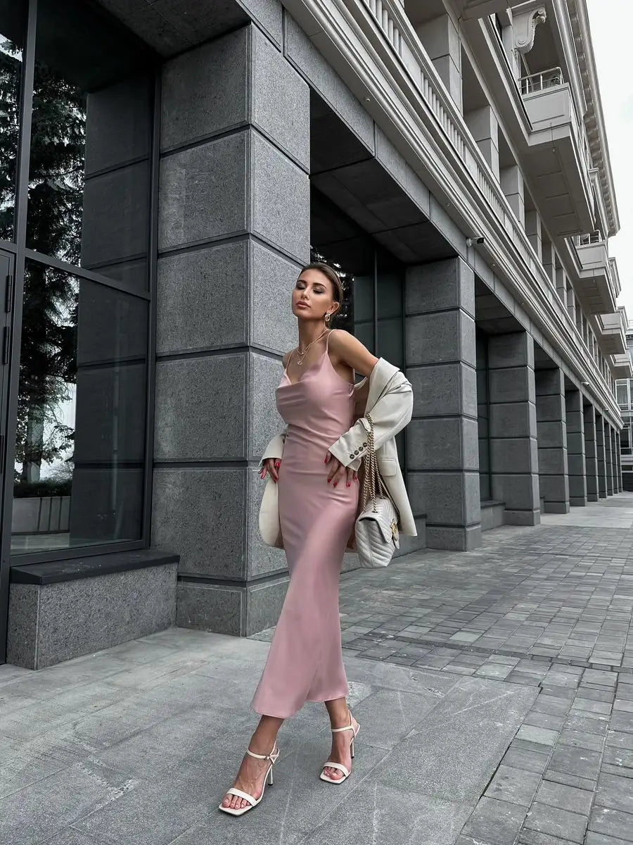 Amara Satin Solid Color Swinging Collar Evening Dress - Celidior