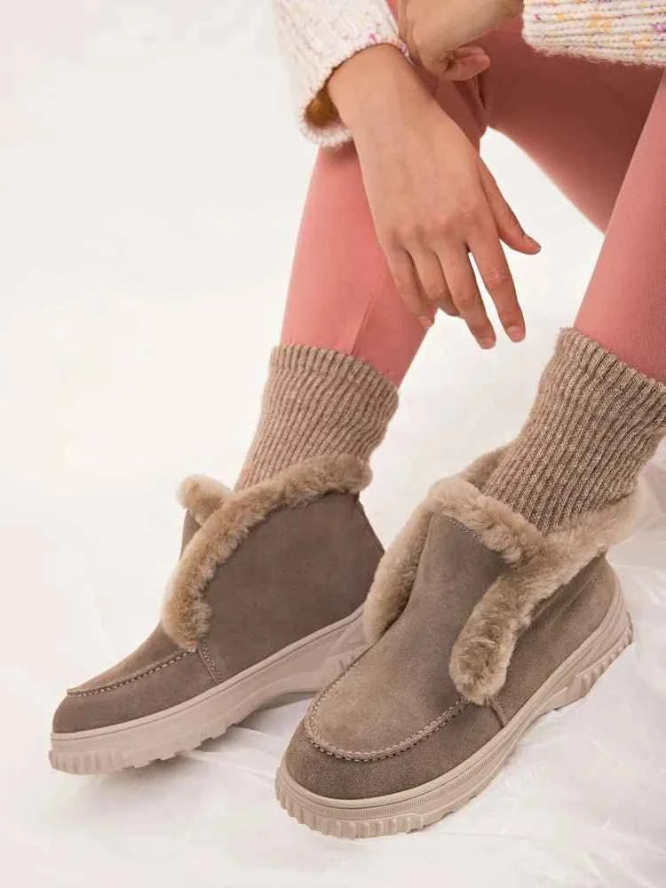 Ana Sneakers: Comfort and Style perfected. - Celidior