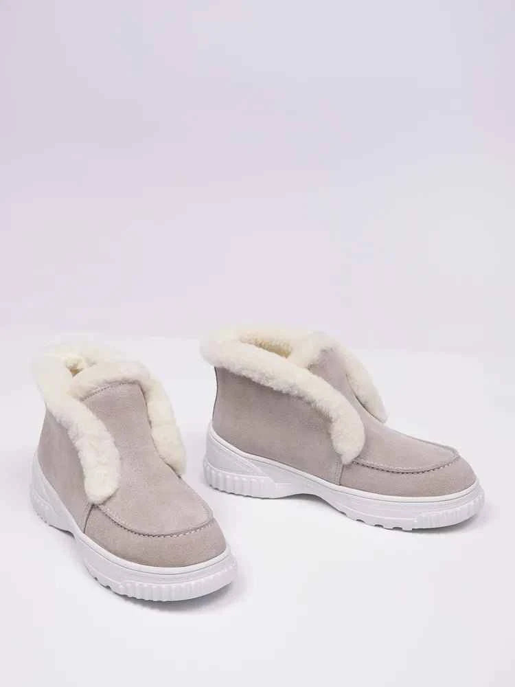 Ana Sneakers: Comfort and Style perfected. - Celidior