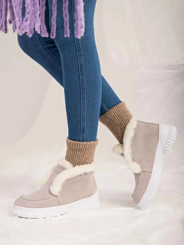 Ana Sneakers: Comfort and Style perfected. - Celidior