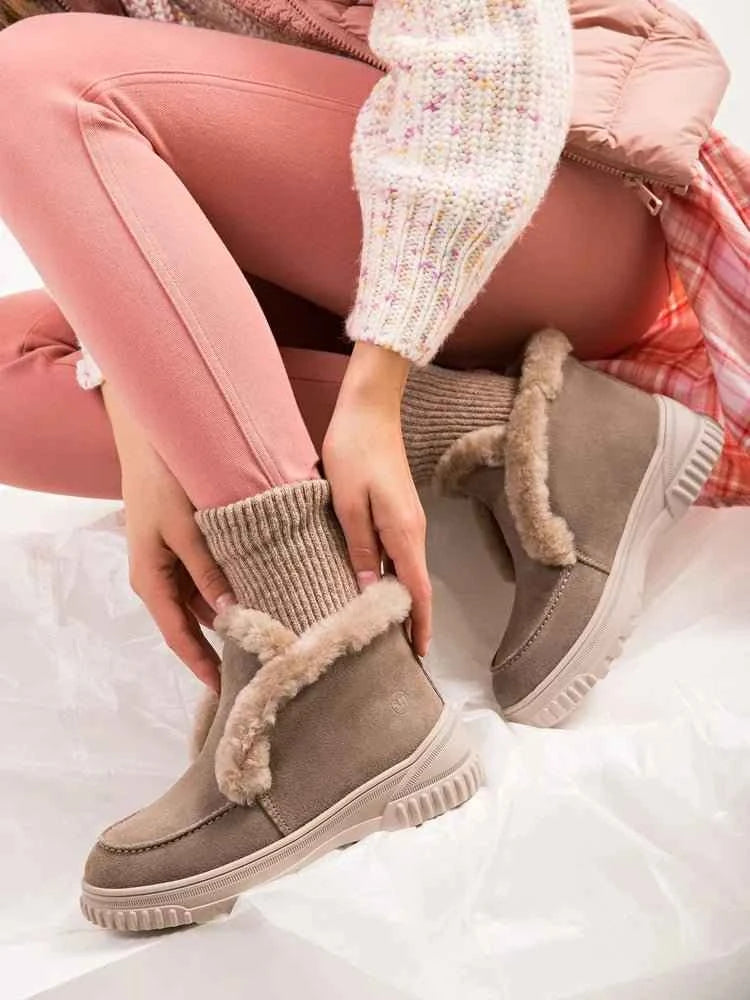 Ana Sneakers: Comfort and Style perfected. - Celidior