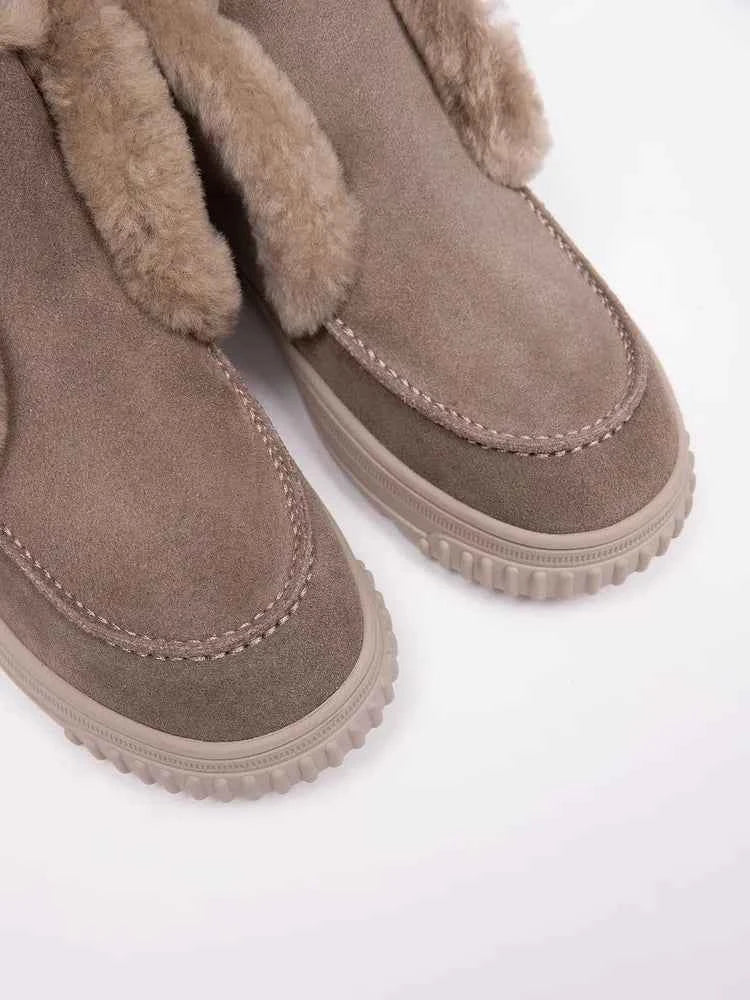 Ana Sneakers: Comfort and Style perfected. - Celidior