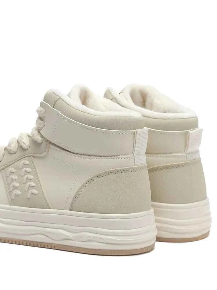 Pamela Sneakers: Step into Style - Celidior