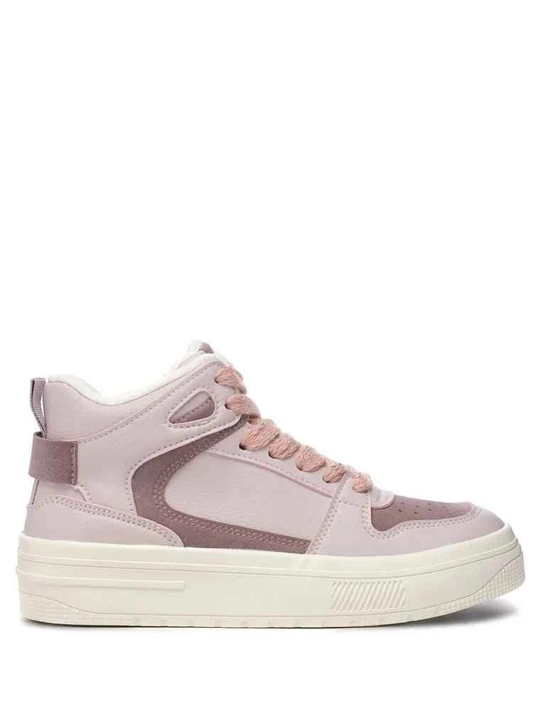 Pamela Sneakers: Step into Style - Celidior