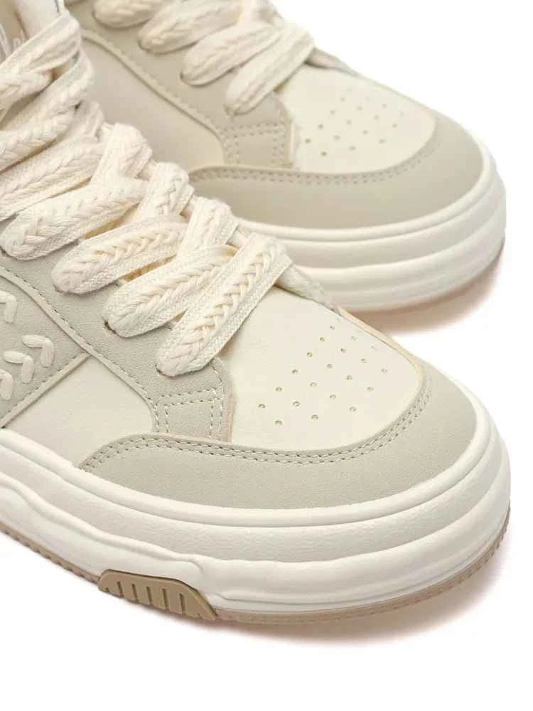 Pamela Sneakers: Step into Style - Celidior