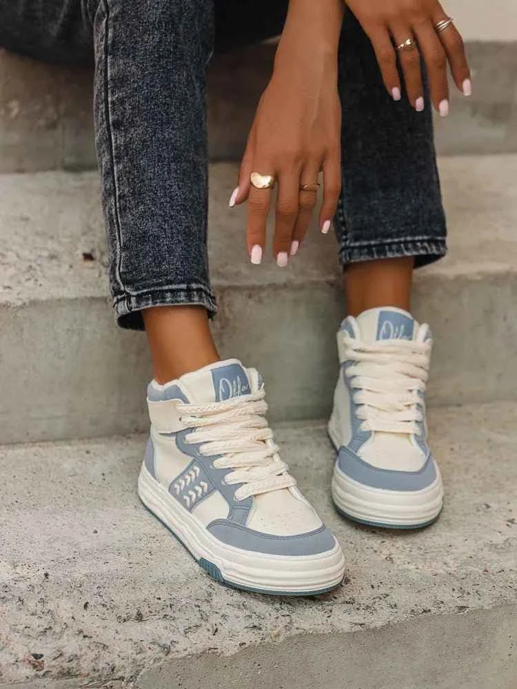 Pamela Sneakers: Step into Style - Celidior