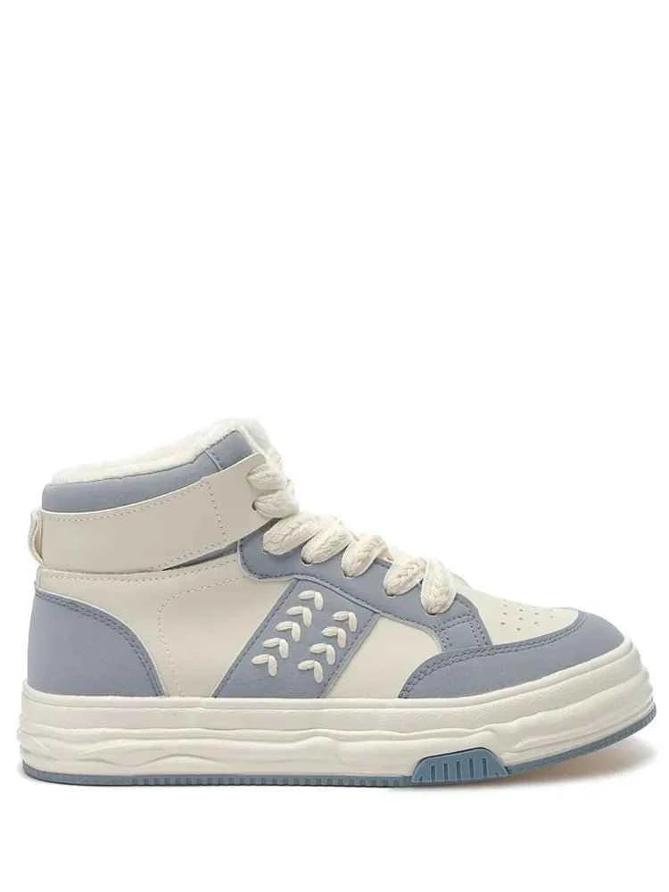 Pamela Sneakers: Step into Style - Celidior
