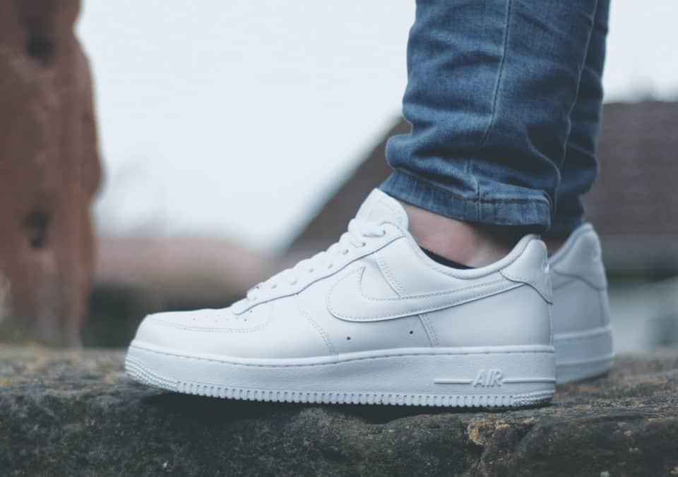 White Sneaker models are both beautiful and easy to coordinate with outfits