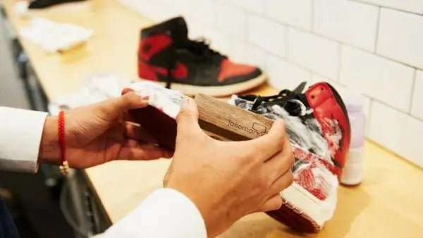Don't wash your running shoes without knowing the following. - Celidior
