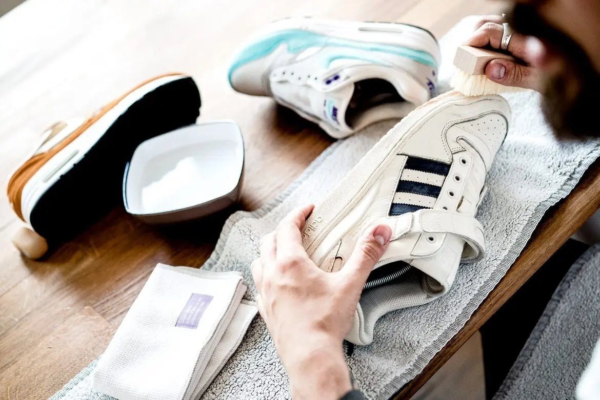 Instructions on how to wash sneakers properly without damaging them - Celidior