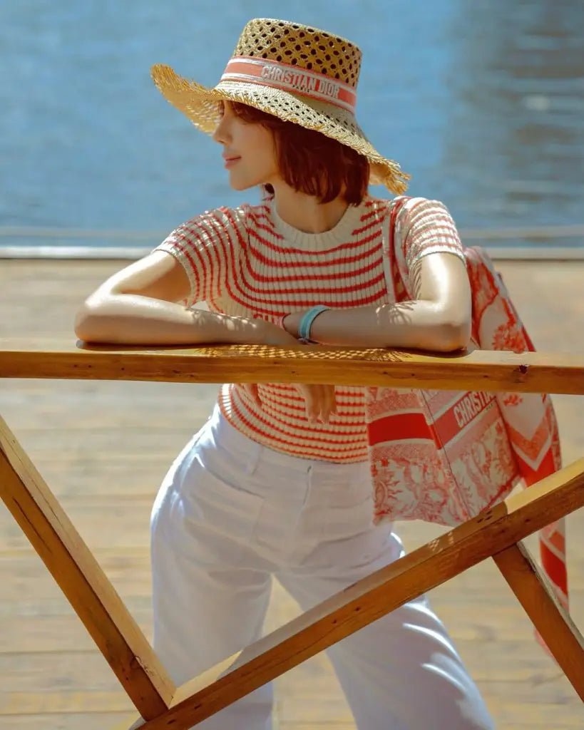 What does a girl need in her summer wardrobe? A wide-brimmed hat. - Celidior