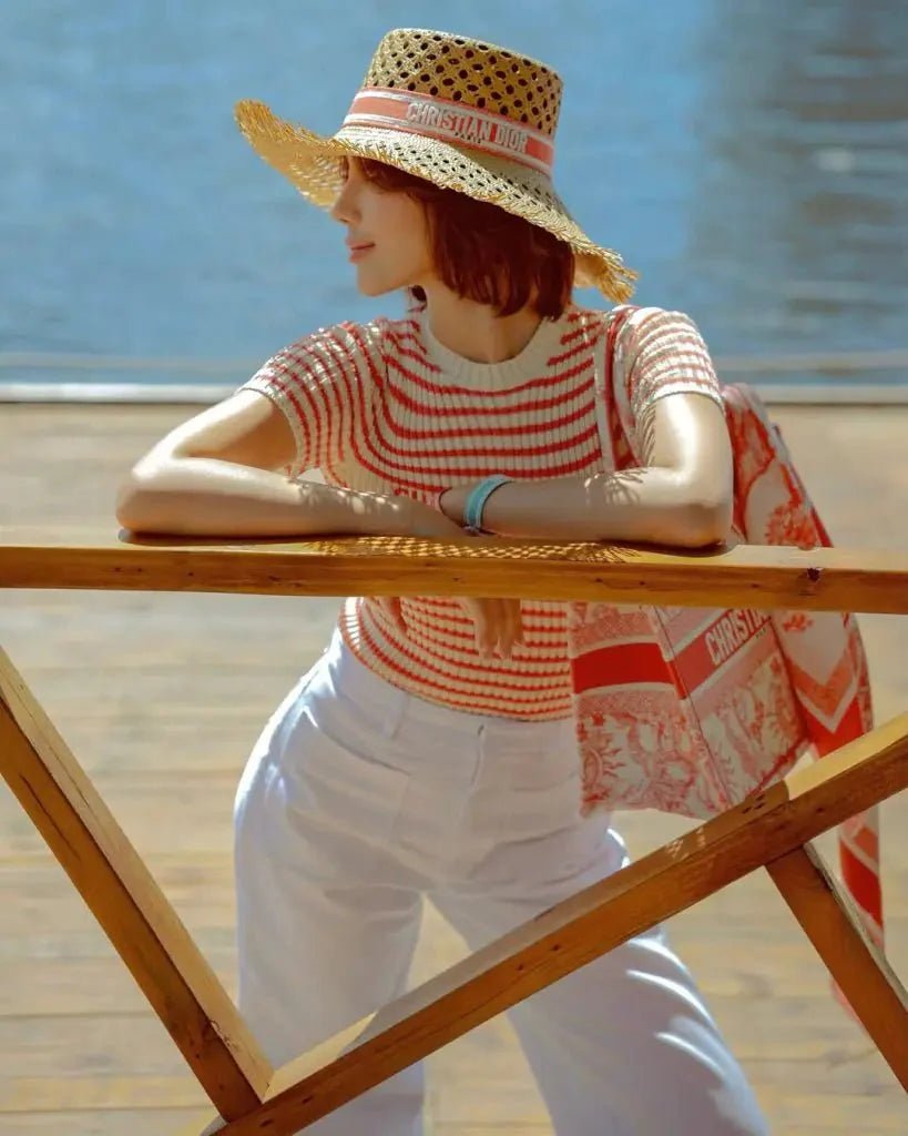 What does a girl need in her summer wardrobe? A wide-brimmed hat. - Celidior
